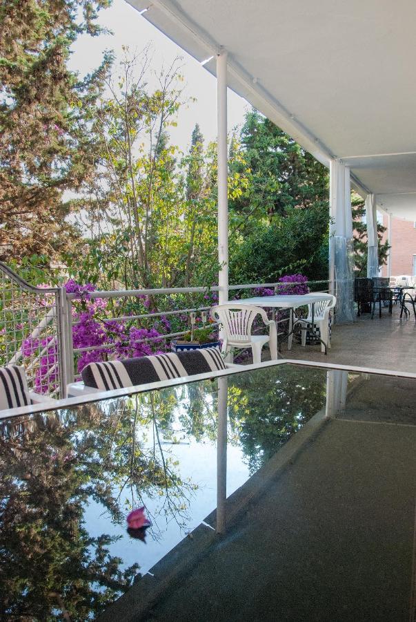 Casa Vilaro Park Guell Барселона Экстерьер фото